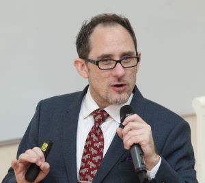 Dr Jeffrey Robens_photo