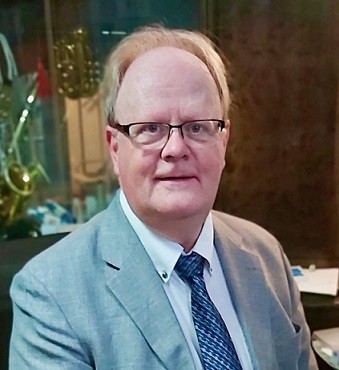 Professor Thomas Hillen