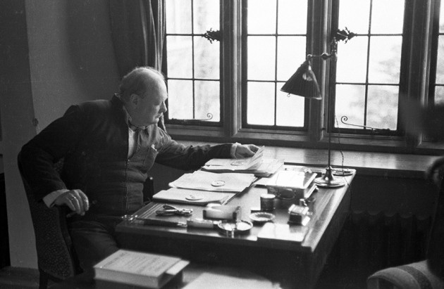 Winston Churchill’s essay on alien life found : Nature News & Comment