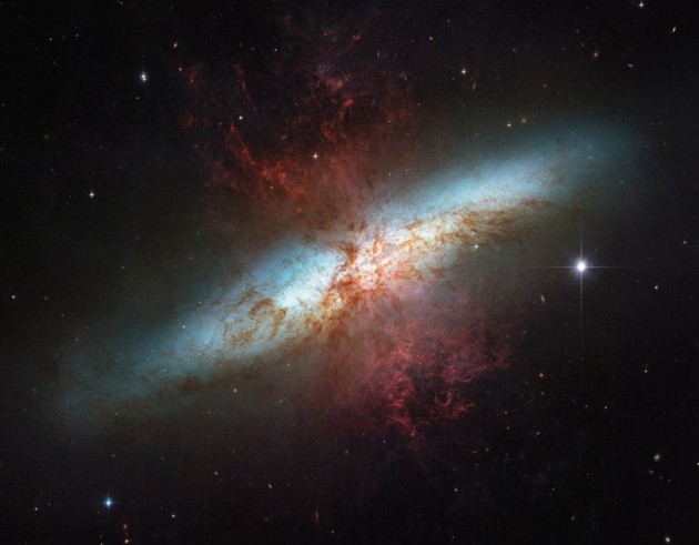 Hãy ánh mắt của bạn đến Supernova phun trào trong dải ngân hà gần đó | Thiên Nhiên, để khám phá sự tưởng tượng và độc đáo của vũ trụ. Bạn sẽ được chứng kiến quá trình phun trào phát triển rực rỡ và mãnh liệt của ngôi sao sáng tạo, để rồi tan biến trong vô cùng của không gian.