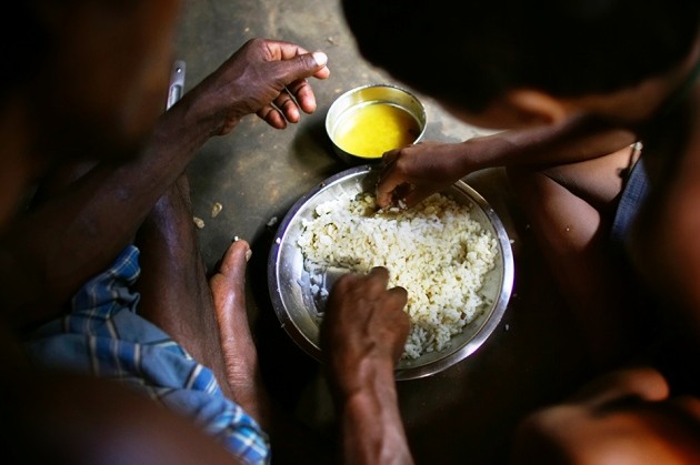 Simple cooking methods flush arsenic out of rice | Nature