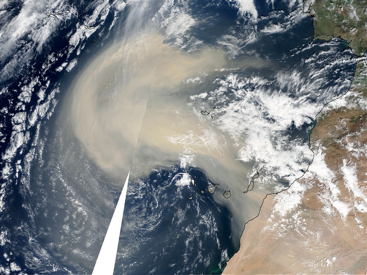 Пыль в атмосфере. Земная пыль. Пыль в атмосфере земли. Nasa предсказало. Частичка пыли в космосе.