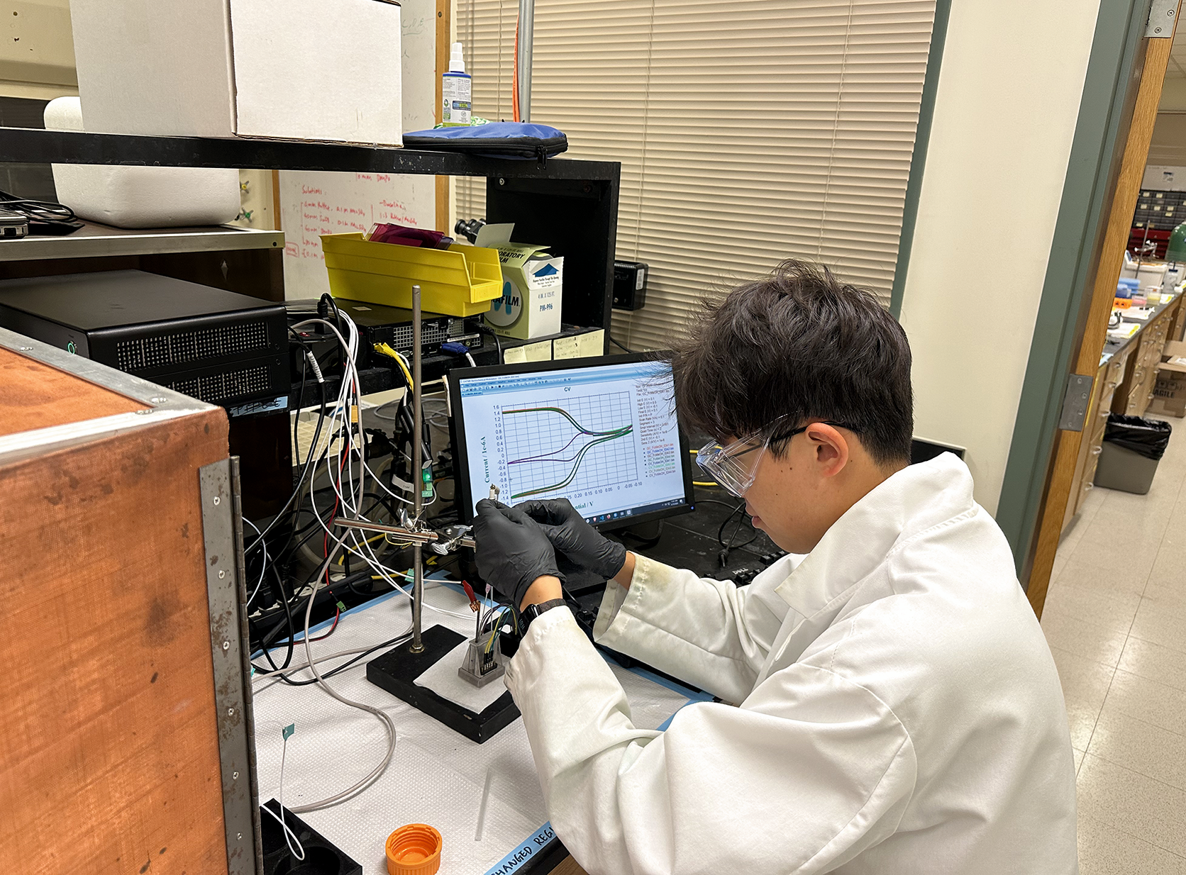 Automating electrochemistry with microfabricated interdigitated electrode arrays