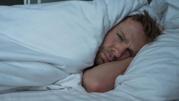 Mann mit Schlafstörung