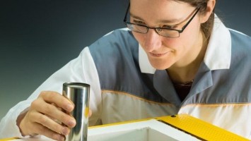 Ceramic Solid State Battery to Be Commercialized