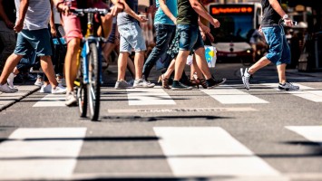 Stadt_Fußgänger_AdobeStock_322735094
