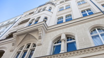 Sanierter Altbau aus der Froschperspektive