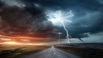 Gewitter mit Blitzschlag