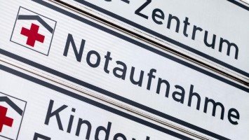 Hinweisschild Notaufnahme