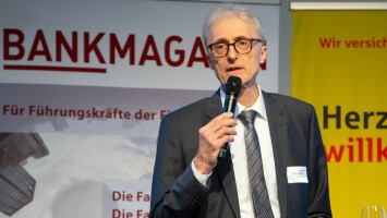 Prof. Dr. Dirk Noosten