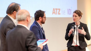 Debate at the Engine Congress: Christian Beidl, Alain Mathuren, Pierpaolo Biffali, Andrea Wechsler (from left to right)