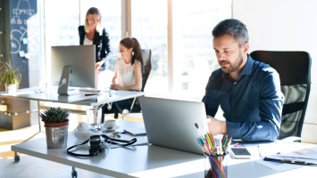 Mitarbeiter im Büro