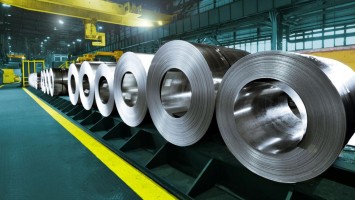 Zahlreiche Rollen Aluminium
