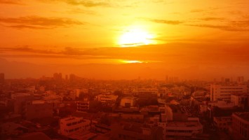 Hitzewelle über einer Großstadt