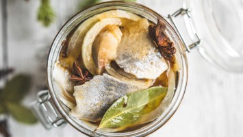 Einweckglas mit Hering