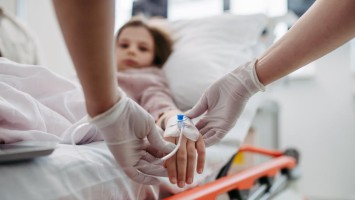 Mädchen auf Intensivstation