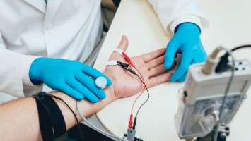 Die Elektromyografie ist essenziell für die (Differenzial-)Diagnostik bei Muskelschwäche.