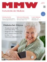 Ein Junge mit einem roten, rauen Ganzkörperausschlag