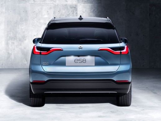 Nio ES8