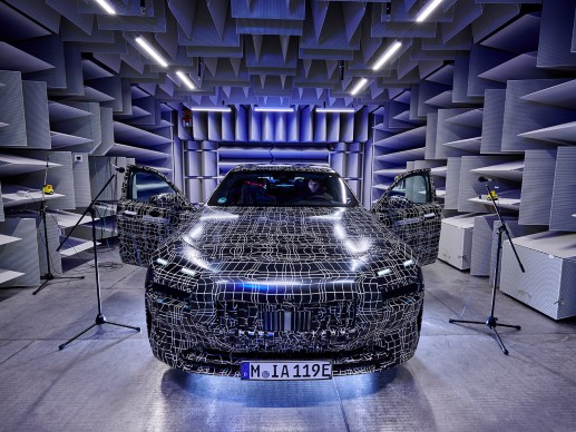 BMW i7