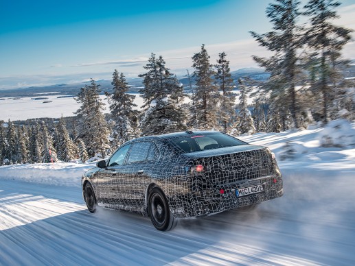 BMW i7