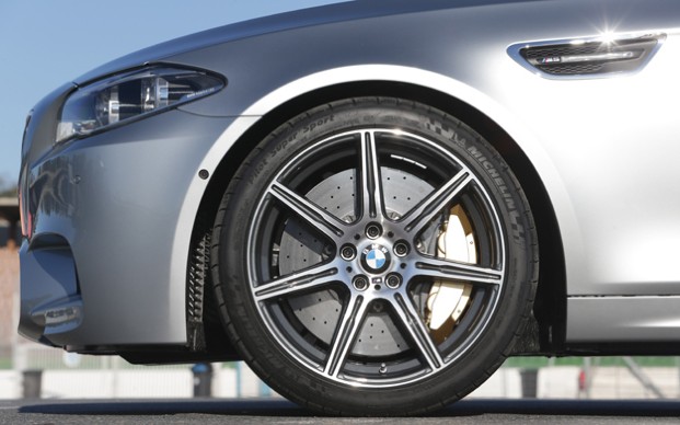 Der neue BMW M5, Bremsanlage