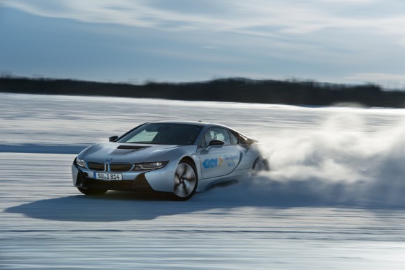 Im BMW i8 besitzt die eAxle von GKN ein Zweiganggetriebe und verfügt über eine kupplungslose Schaltung