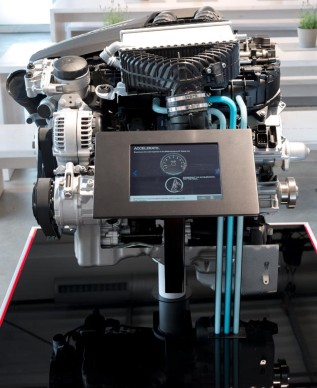   BMW Group, Innovationstage Efficient Dynamics 2015: Direkt Wassereinspritzung Technologie.