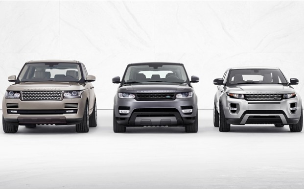 in der Frontansicht die drei Modelle Range Rover (links), Range Rover Sport (Mitte), Range Rover Evoque (rechts)