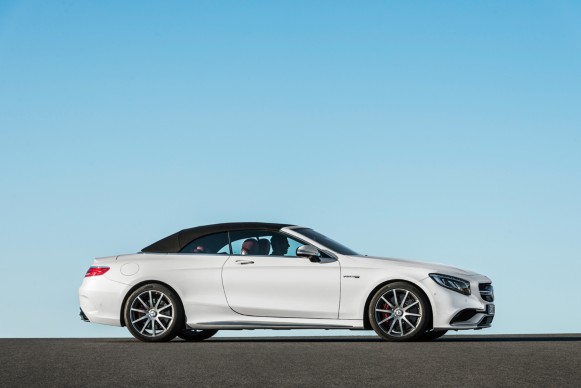 Mercedes-AMG S 63 4MATIC Cabriolet (seitlich fotografiert)