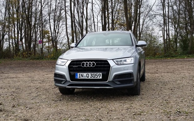 Auch der in Grau gefahrene Audi Q3 Design 2.0 TDI Clean Diesel Quattro mit 135 kW beherrscht Landstraßen und Autobahnen.