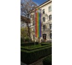 Beflaggung vor Pflegedienst Sendling in München