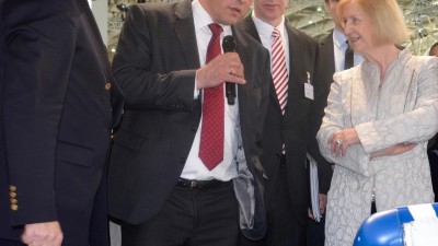 Professor Wolfgang Wahlster (DFKI), Professor Frank Kirchner (DFKI), Professor Wolf-Dieter Lukas (BMBF), Bundesforschungsministerin Professorin Johanna Wanka.