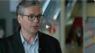 Frank Behrens, play-button