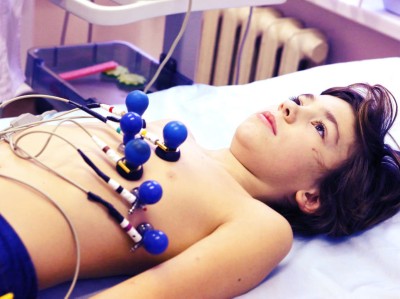 EKG bei einem Jungen