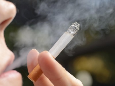 Raucher Zigarette Rauch 