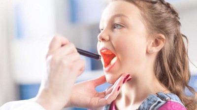 Untersuchung beim Kinderarzt