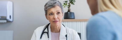 Frauenärztin Gynäkologin Beratung Praxis Gespräch