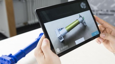 Mit wenigen Klicks können physisch-virtuelle Prototypen von Bauteilen verändert werden. 
