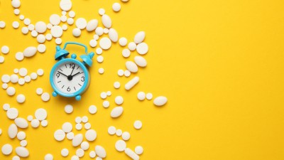 Tabletten und Wecker