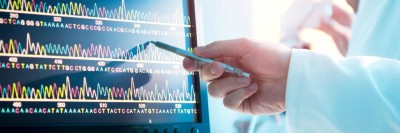 Auf einem Computer werden genetische Daten angezeigt