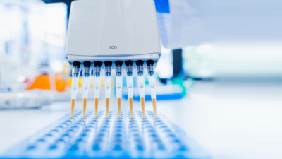 Multi-channel pipette and multi-well test plate