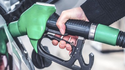 Der Einsatz von E-Fuels in der Bestandsflotte könnte die CO2-Emissionen deutlich senken.