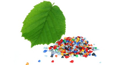 Kunststoffgranulat und Blatt