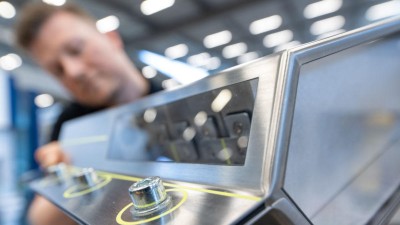 Used or faulty batteries can be safely cut open using laser technology.