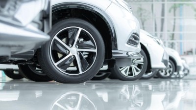 Immer noch deutliche Preisunterschiede zwischen Elektroautos und Verbrennern.