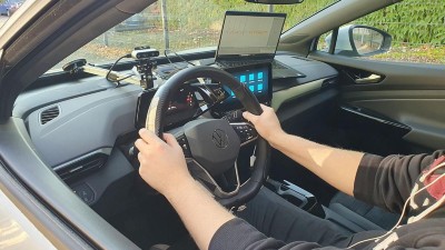 SmartCar des PLRI mit integrierten Sensoren für EKG, Herz- und Atemfrequenz