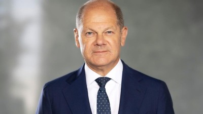 Porträtaufnahme von Bundeskanzler Olaf Scholz