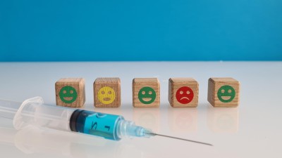 Spritze mit Holzklötzen/Smileys