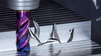 Metallspäne und Zerspanungswerkezug 
